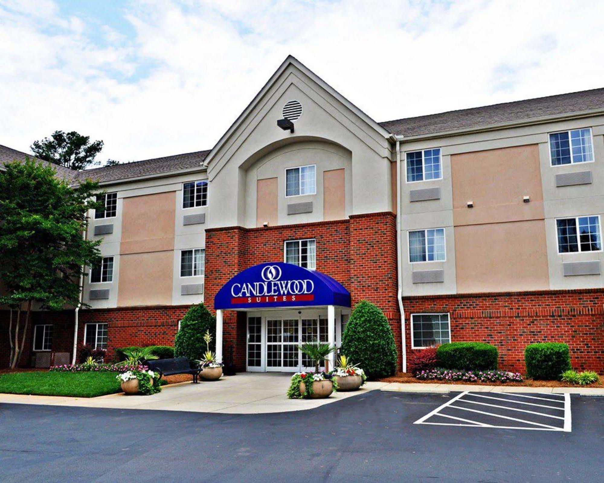 Homewood Suites By Hilton Raleigh/Crabtree Valley Exterior photo
